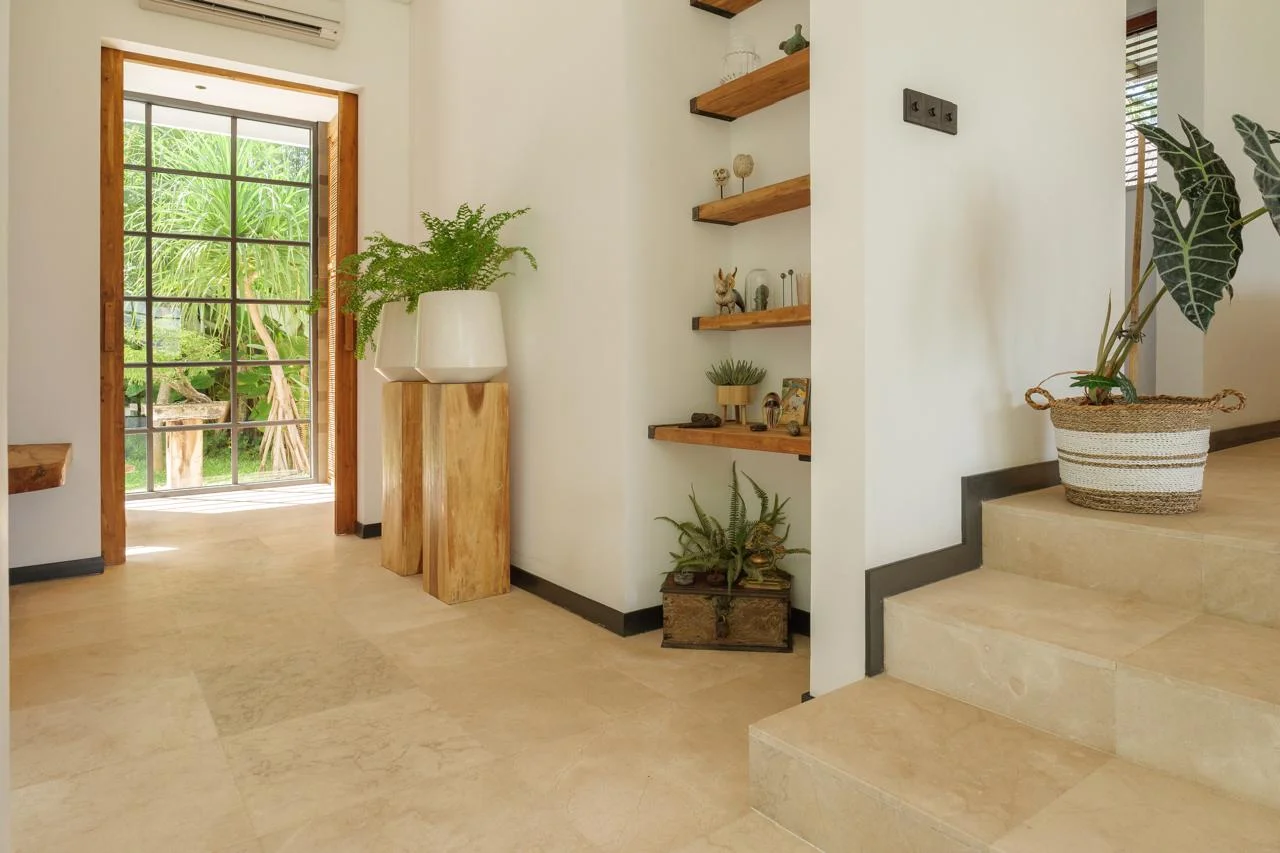 Executive Private Villa - Hallway 1