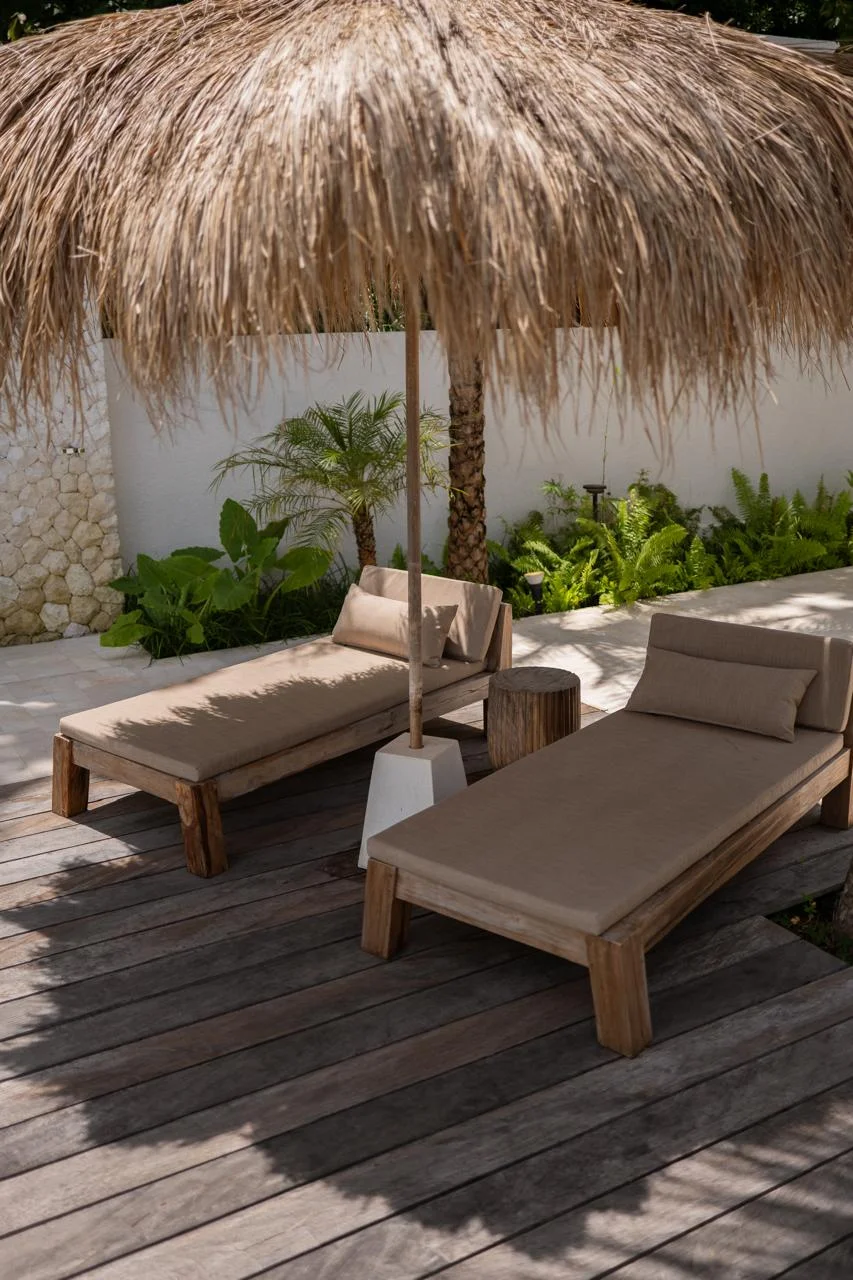 Executive Private Villa - Pool Deck Sun Loungers